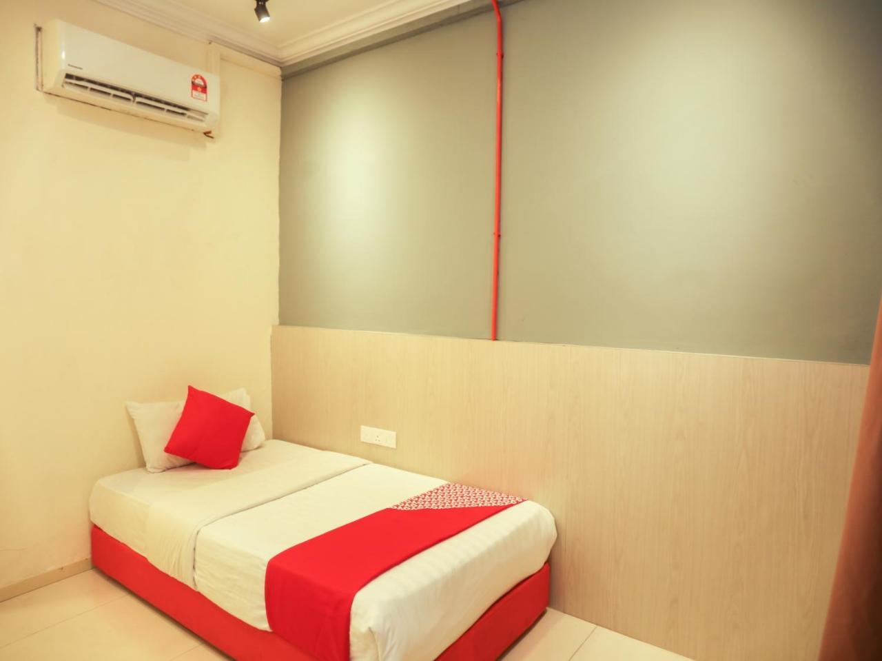 Oyo 727 Hotel Rafflesia Kota Kinabalu Exterior foto