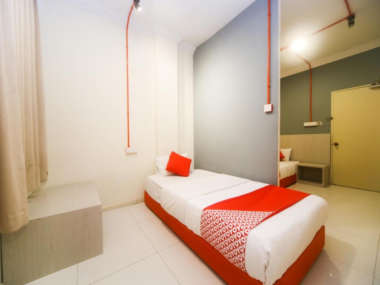 Oyo 727 Hotel Rafflesia Kota Kinabalu Exterior foto