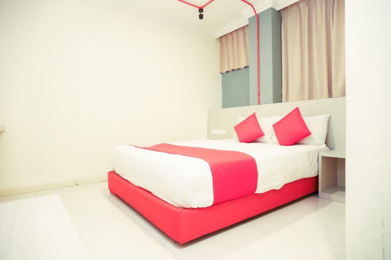 Oyo 727 Hotel Rafflesia Kota Kinabalu Exterior foto